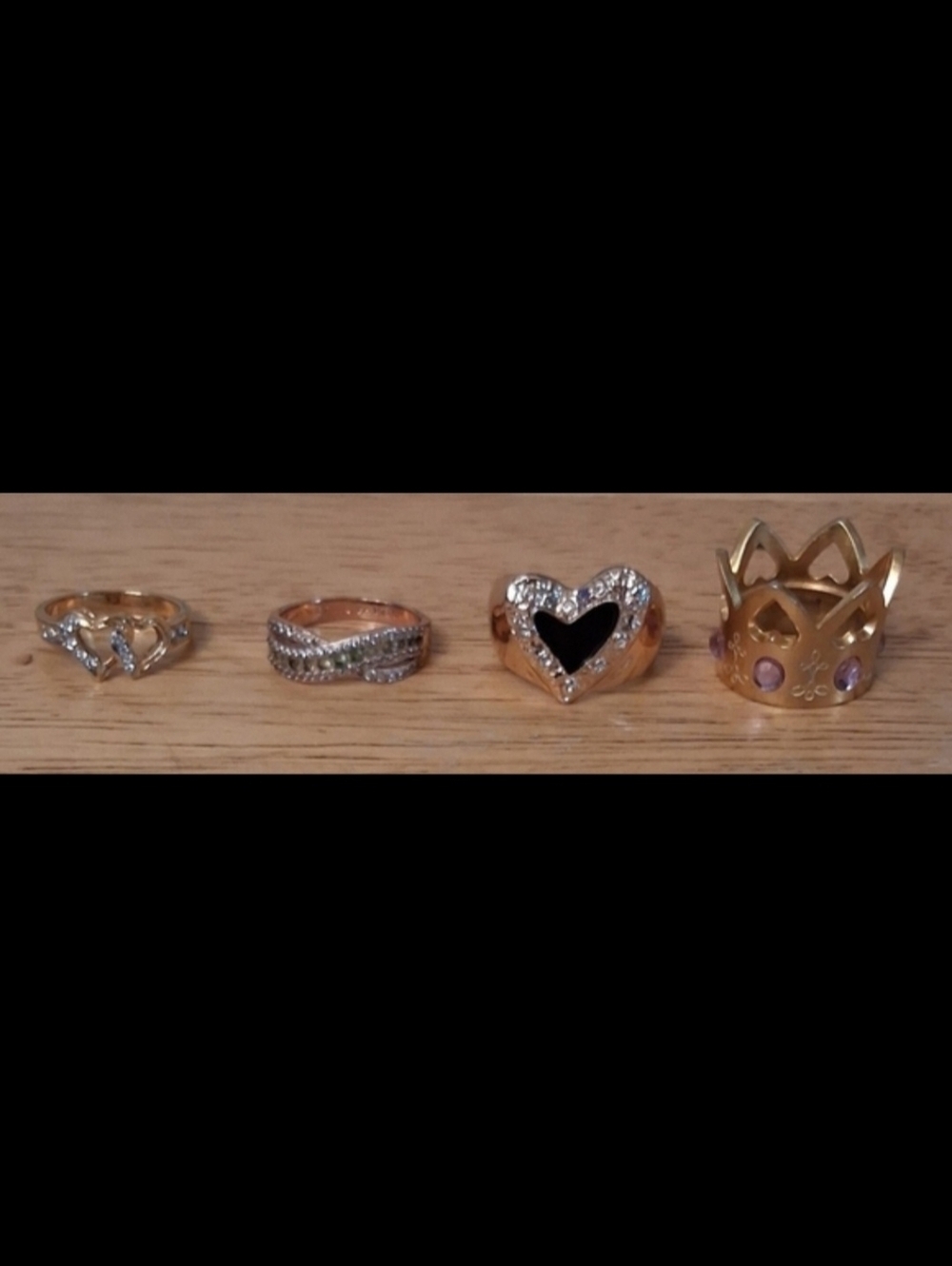 EUC Lot Of 4 High-Quality Gold Tone & Crystal Casual Costume Ring Jewelry